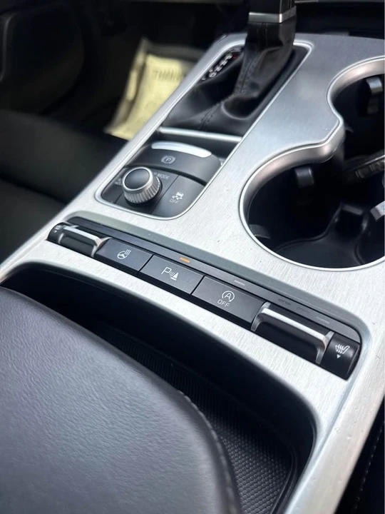 2018 Kia Stinger GT - Image 16 of 20