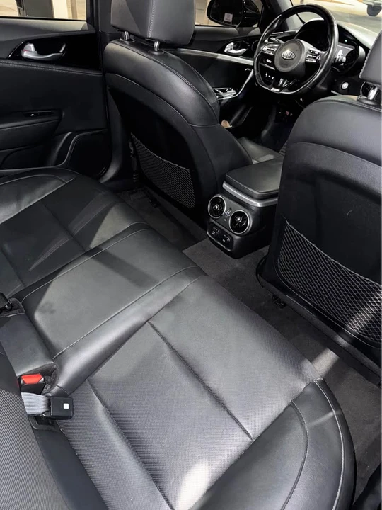 2018 Kia Stinger GT - Image 10 of 11