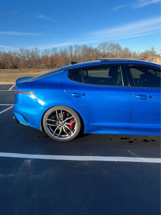 2018 Kia Stinger GT - Image 9 of 13