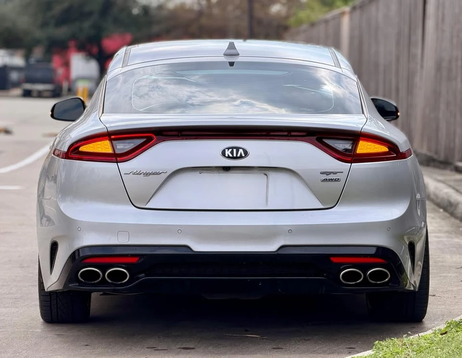 2018 Kia Stinger GT - Image 13 of 16