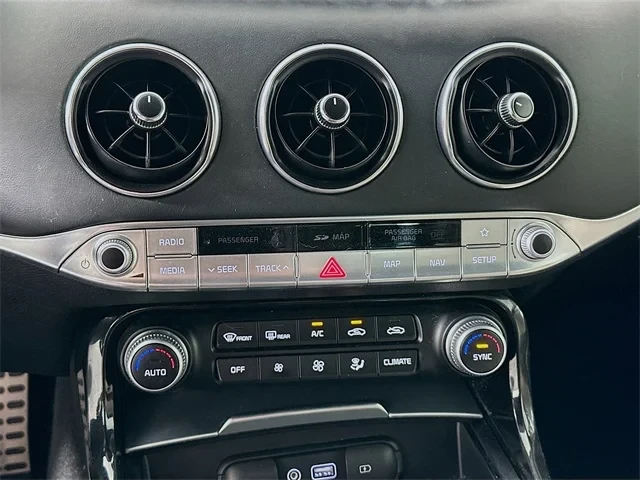 2018 Kia Stinger GT - Image 15 of 19