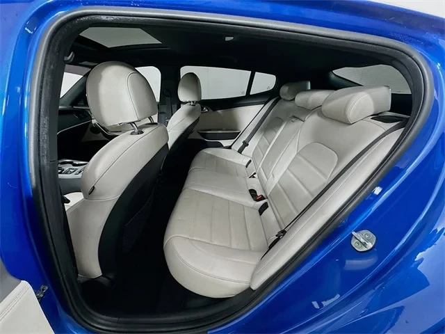 2018 Kia Stinger GT - Image 18 of 19