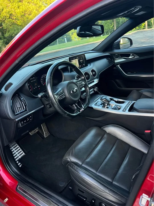 2018 Kia Stinger GT - Image 10 of 20