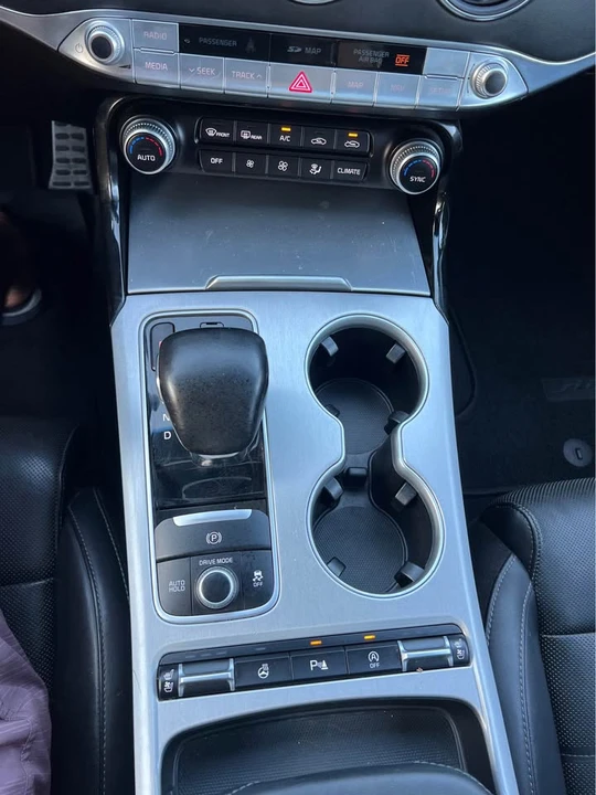 2018 Kia Stinger GT - Image 15 of 20
