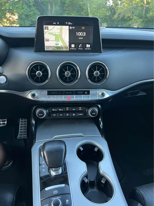 2018 Kia Stinger GT - Image 16 of 20