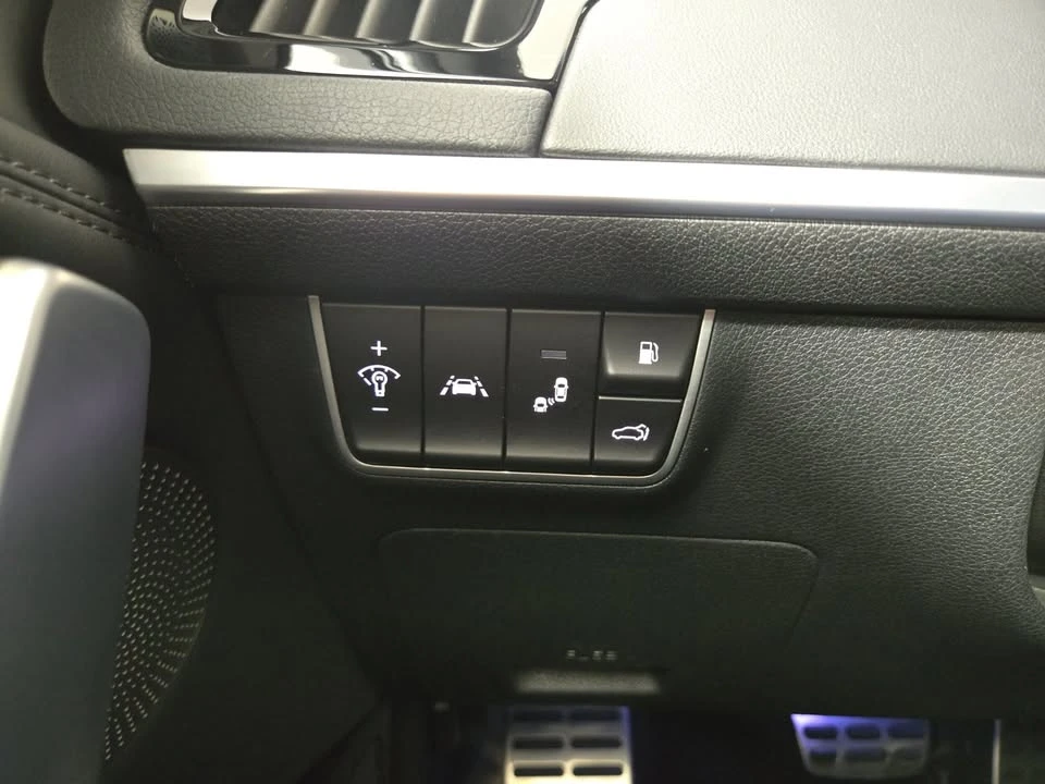 2018 Kia Stinger GT - Image 18 of 20