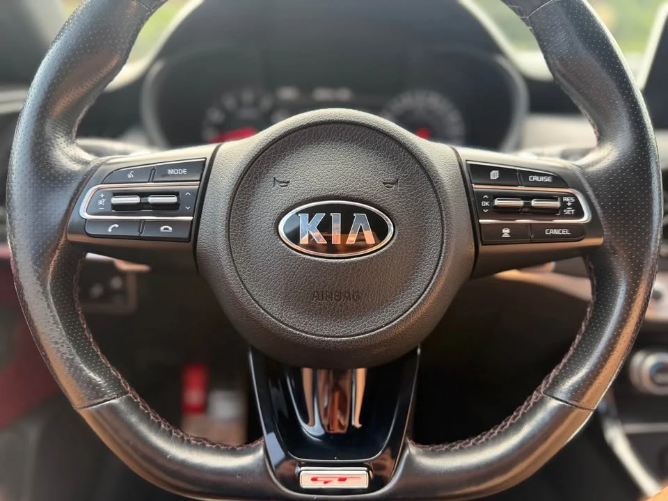 2018 Kia Stinger GT - Image 16 of 20