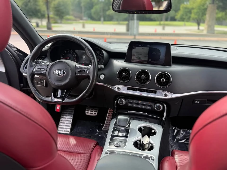 2018 Kia Stinger GT - Image 15 of 20