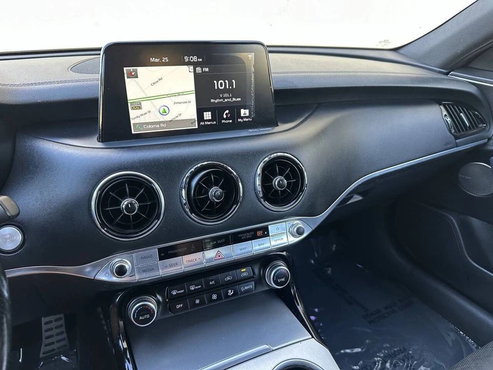 2018 Kia Stinger GT - Image 18 of 21