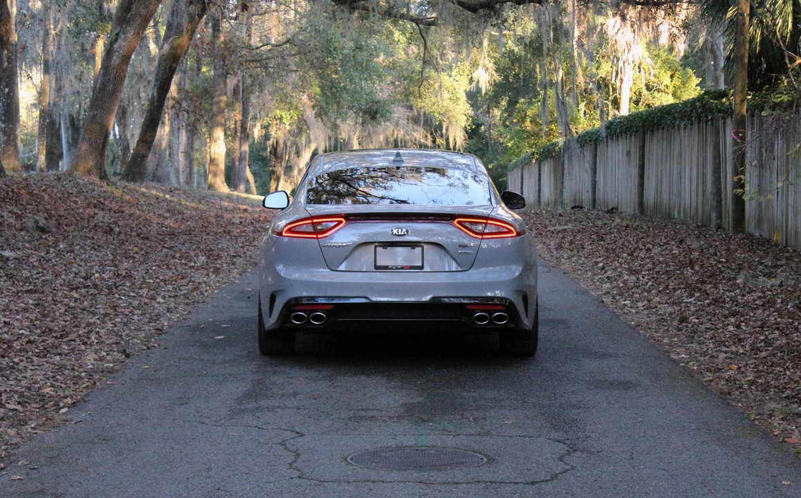 2018 Kia Stinger GT - Image 19 of 25