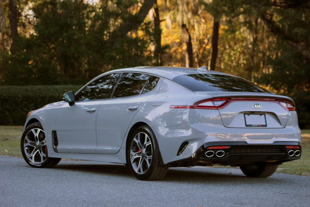 2018 Kia Stinger GT - Image 16 of 25