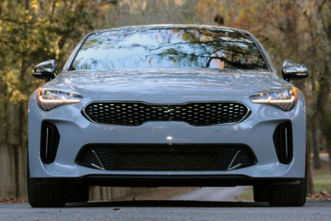2018 Kia Stinger GT - Image 2 of 25