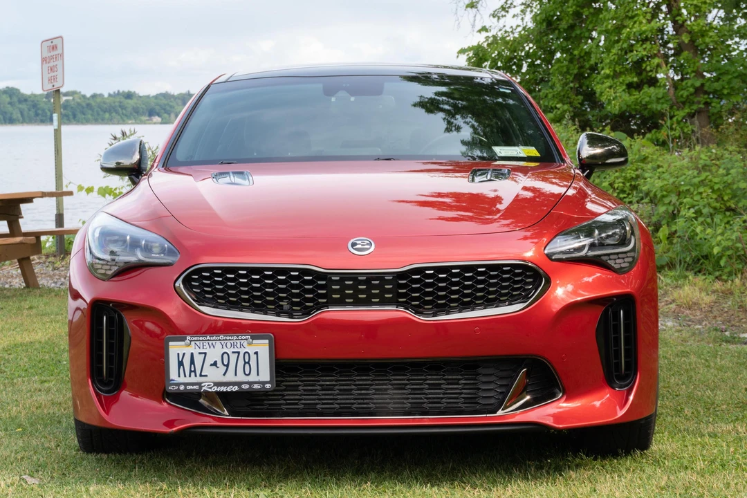 2018 Kia Stinger GT - Image 2 of 31