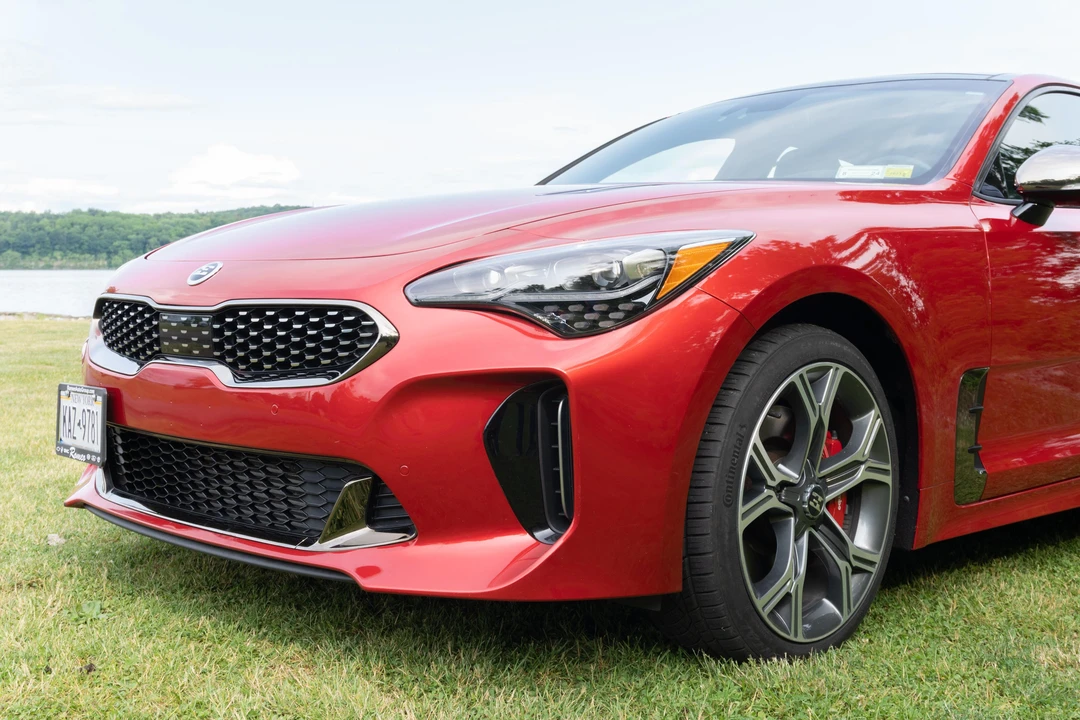 2018 Kia Stinger GT - Image 14 of 31