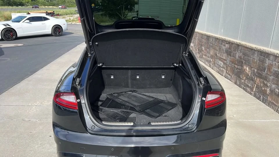 2018 Kia Stinger GT - Image 10 of 20