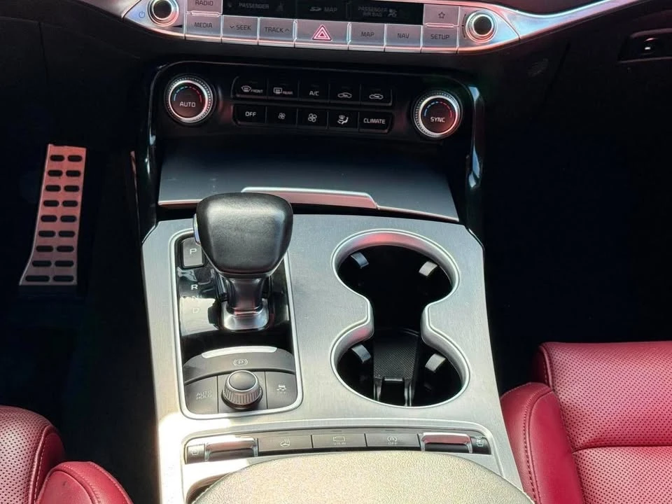 2018 Kia Stinger GT - Image 16 of 20