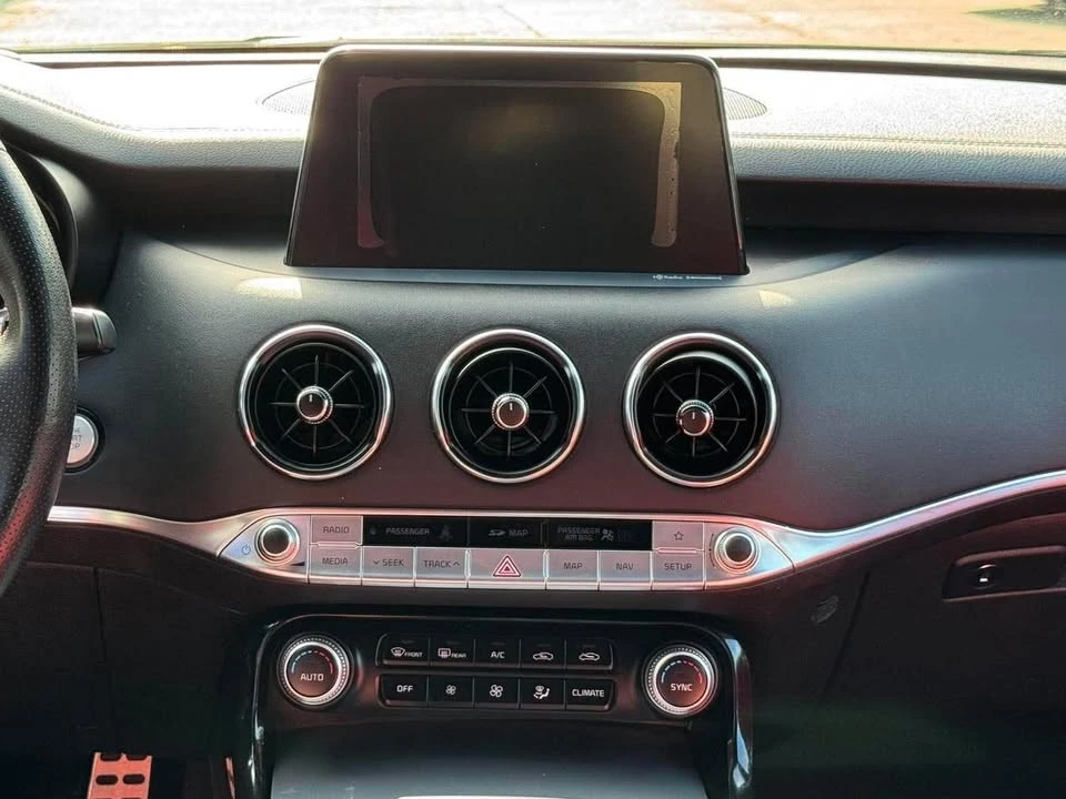 2018 Kia Stinger GT - Image 15 of 20