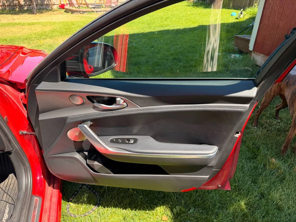 2018 Kia Stinger GT - Image 9 of 14