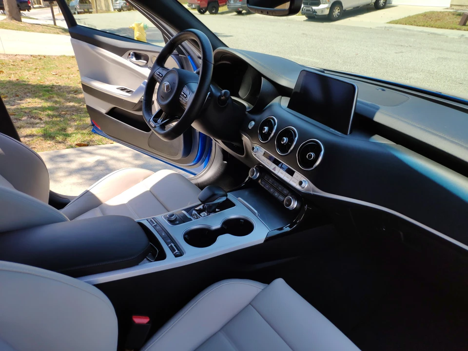 2018 Kia Stinger GT - Image 21 of 31