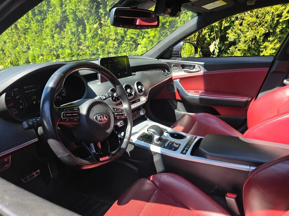 2018 Kia Stinger GT - Image 7 of 10