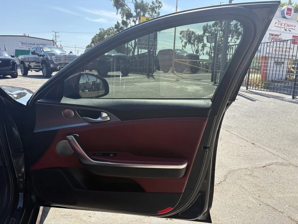 2018 Kia Stinger GT - Image 17 of 20