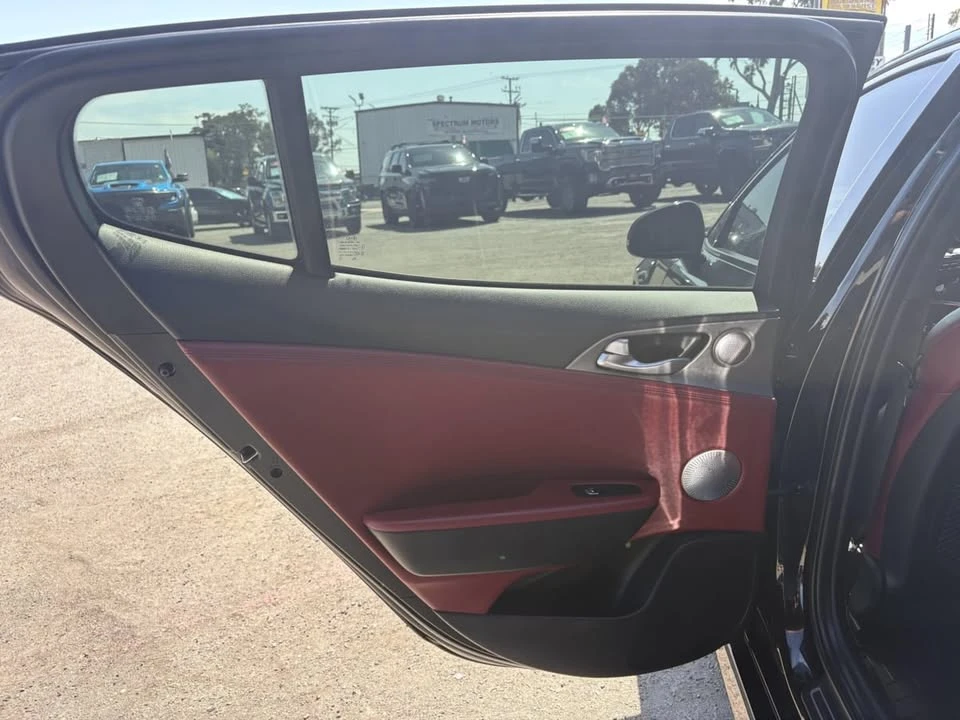 2018 Kia Stinger GT - Image 11 of 20