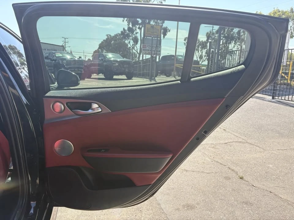 2018 Kia Stinger GT - Image 14 of 20
