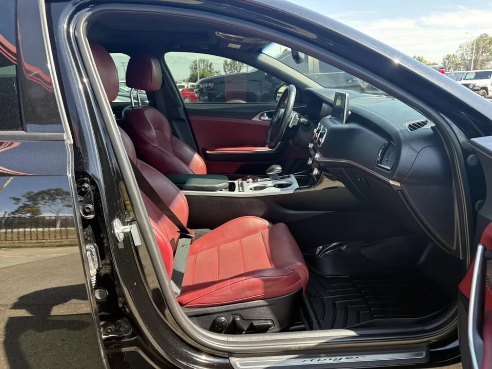 2018 Kia Stinger GT - Image 18 of 20