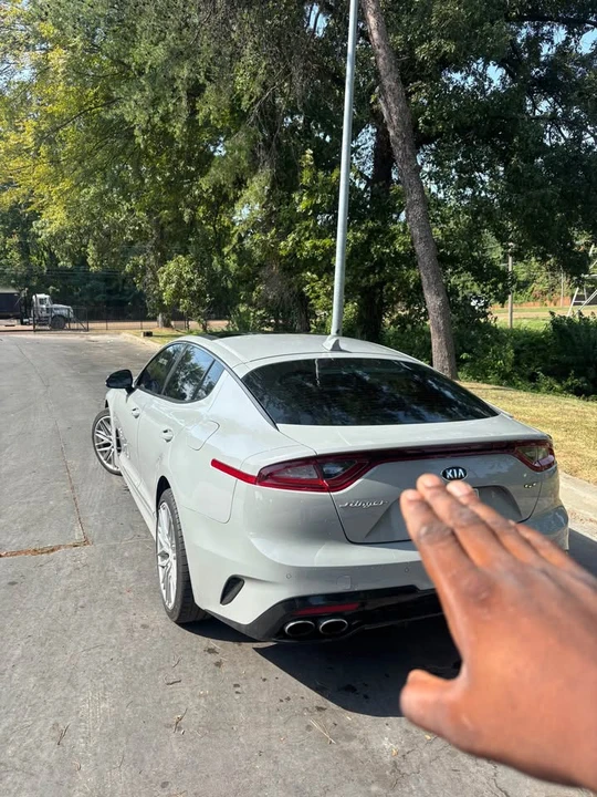 2018 Kia Stinger - Image 2 of 5
