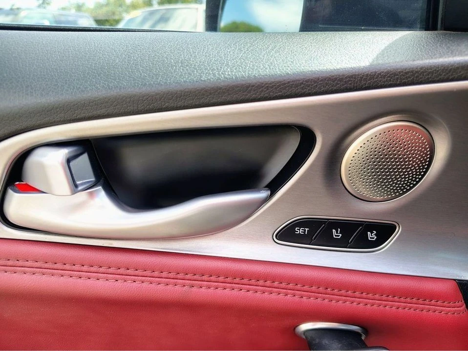 2018 Kia Stinger GT - Image 11 of 20