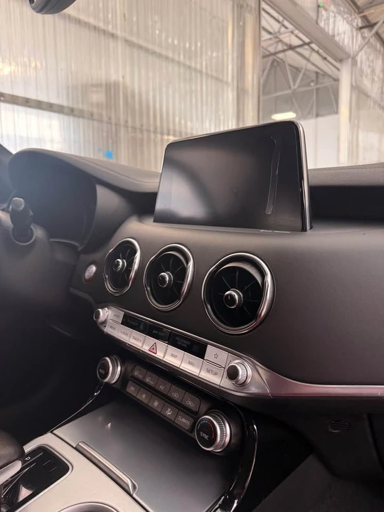 2018 Kia Stinger GT - Image 9 of 11