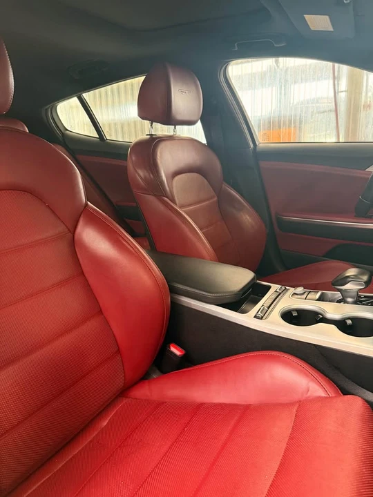 2018 Kia Stinger GT - Image 10 of 11