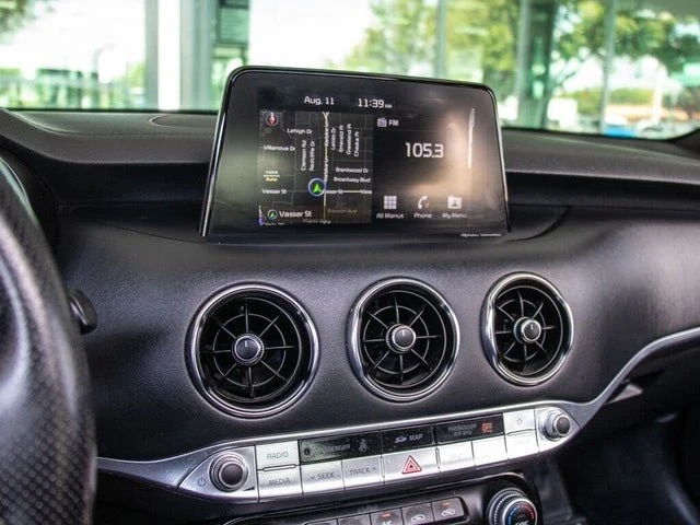 2018 Kia Stinger - Image 16 of 20