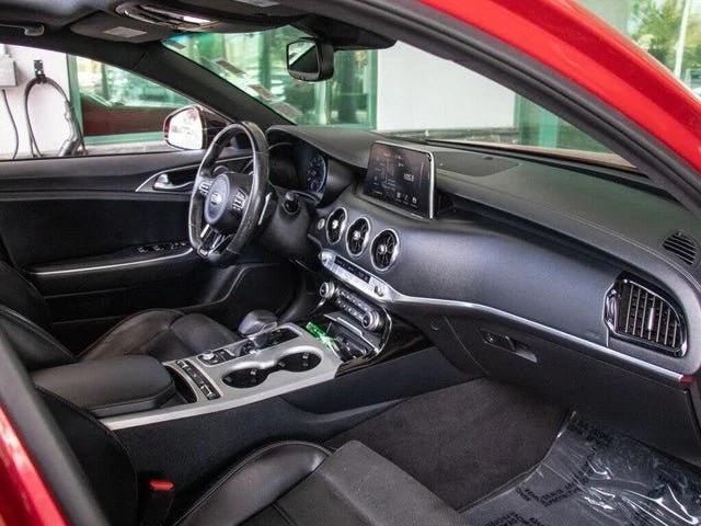 2018 Kia Stinger - Image 18 of 20