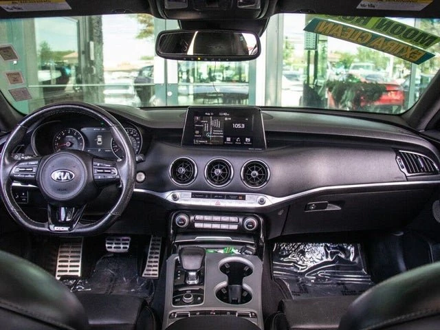 2018 Kia Stinger - Image 15 of 20