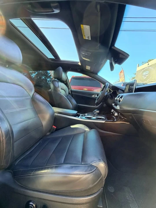 2018 Kia Stinger GT - Image 17 of 20