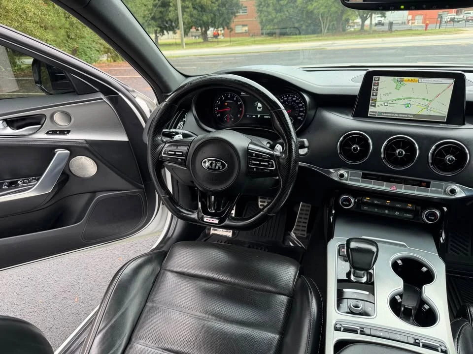 2018 Kia Stinger GT - Image 15 of 20
