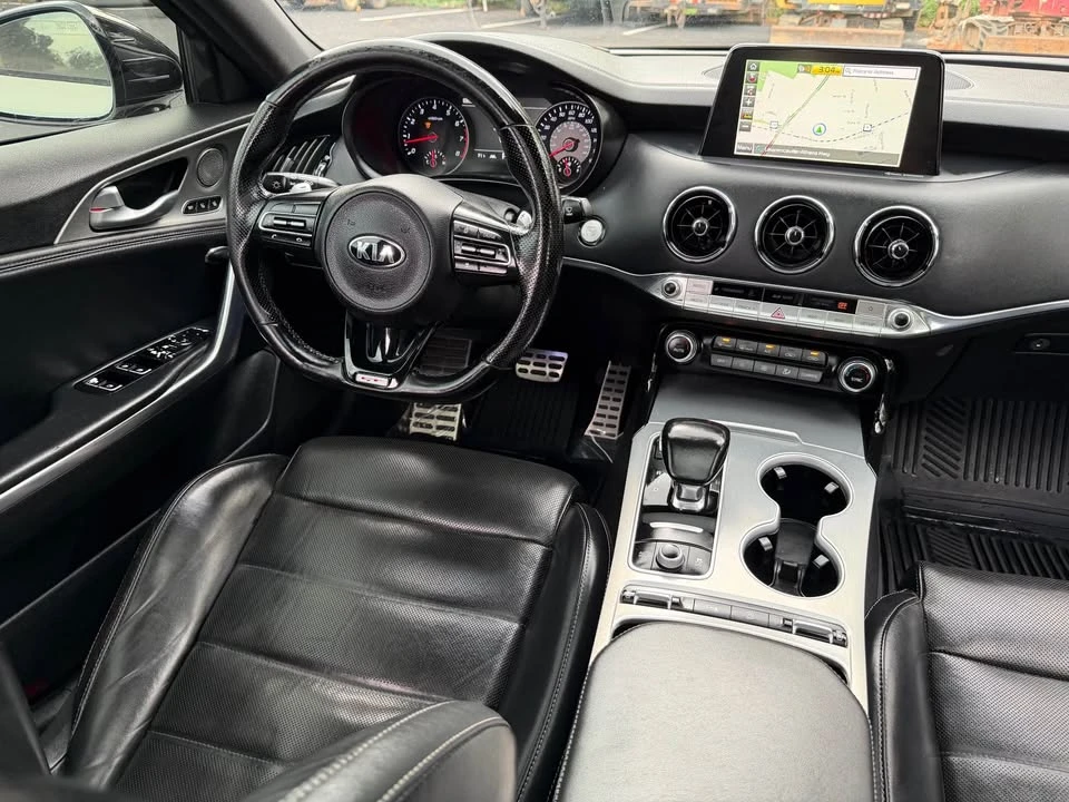 2018 Kia Stinger GT - Image 18 of 20