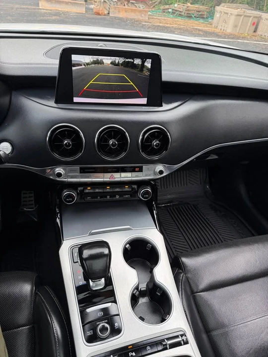 2018 Kia Stinger GT - Image 17 of 20