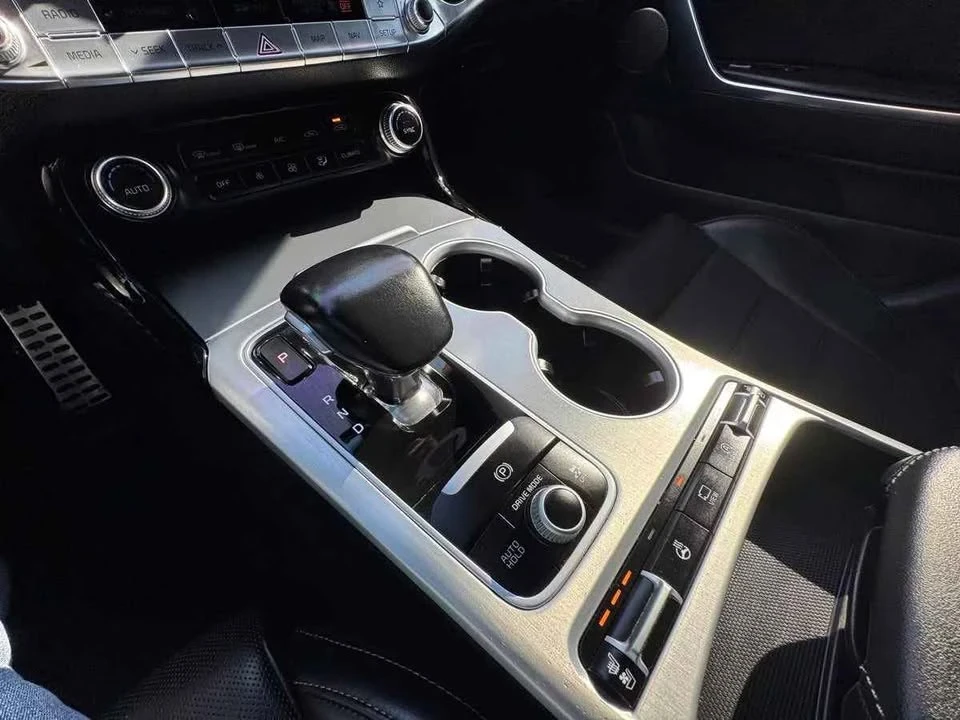 2018 Kia Stinger GT - Image 16 of 20