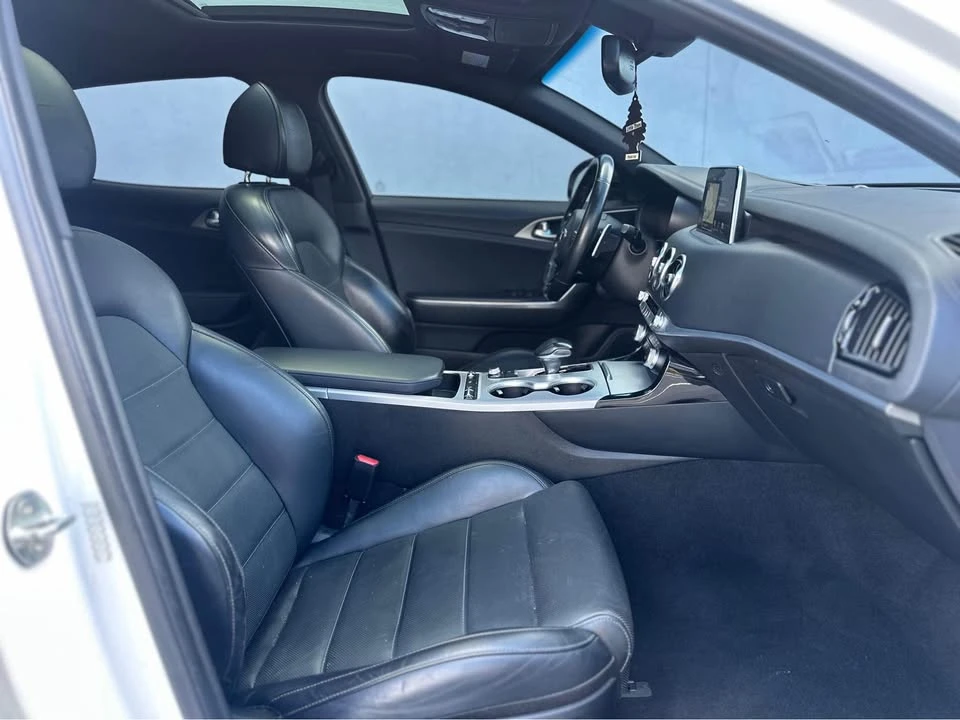 2018 Kia Stinger GT - Image 16 of 18