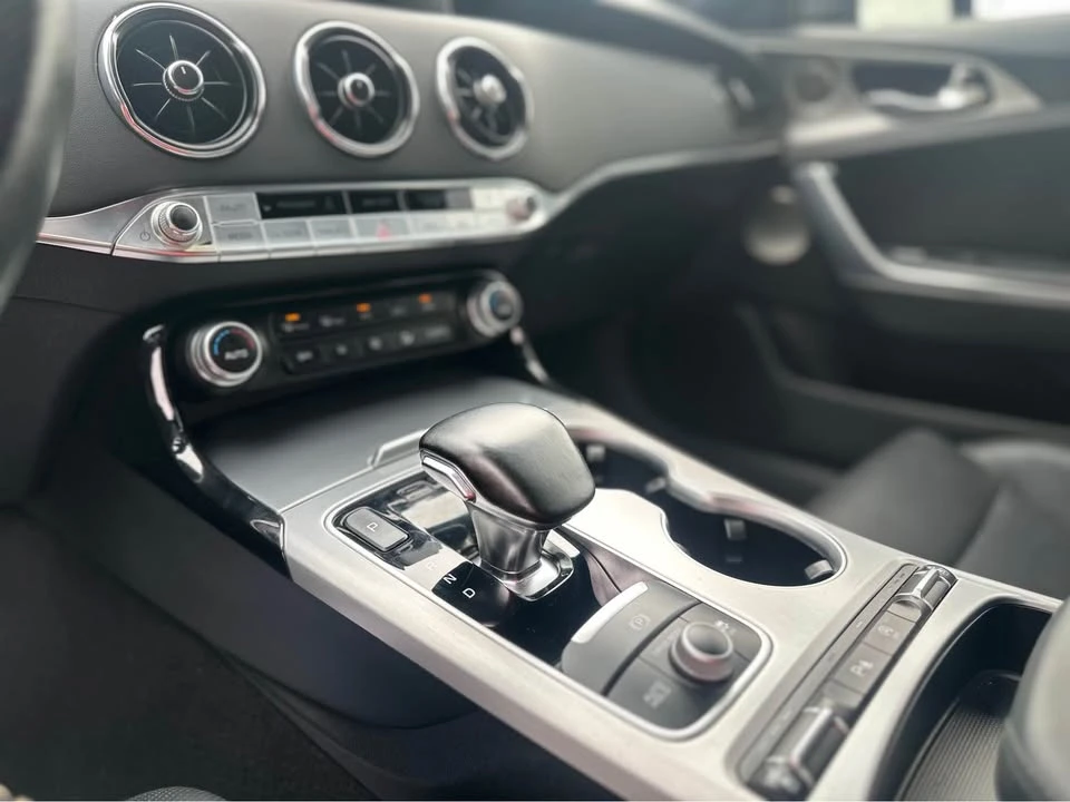 2018 Kia Stinger GT - Image 18 of 20