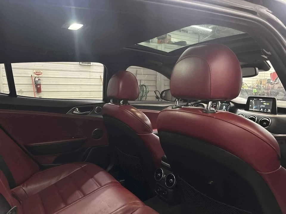 2018 Kia Stinger GT - Image 15 of 18