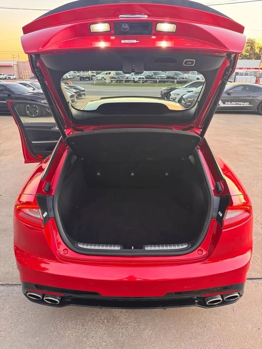 2018 Kia Stinger GT - Image 15 of 20