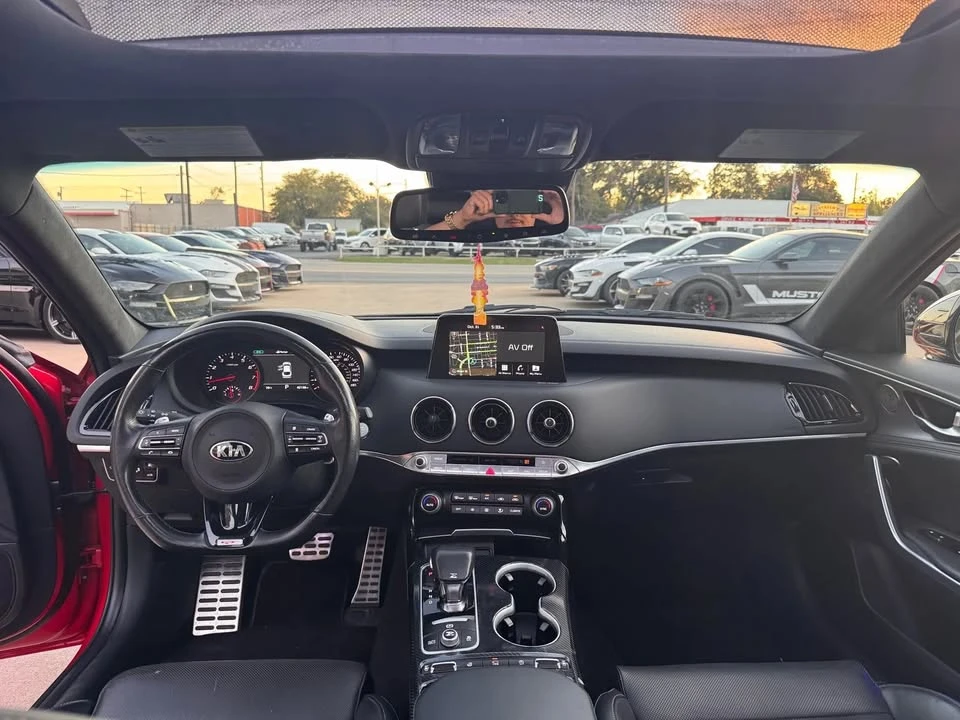 2018 Kia Stinger GT - Image 11 of 20
