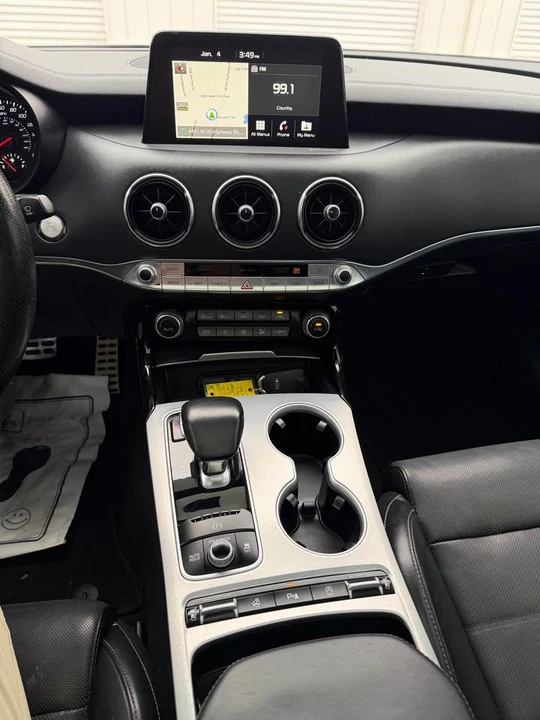 2018 Kia Stinger GT - Image 9 of 12