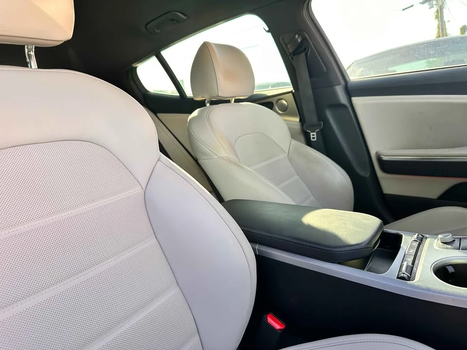 2018 Kia Stinger GT - Image 10 of 16