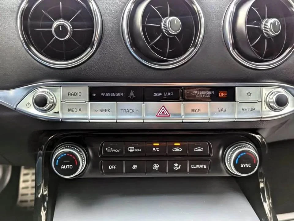 2018 Kia Stinger GT - Image 14 of 16