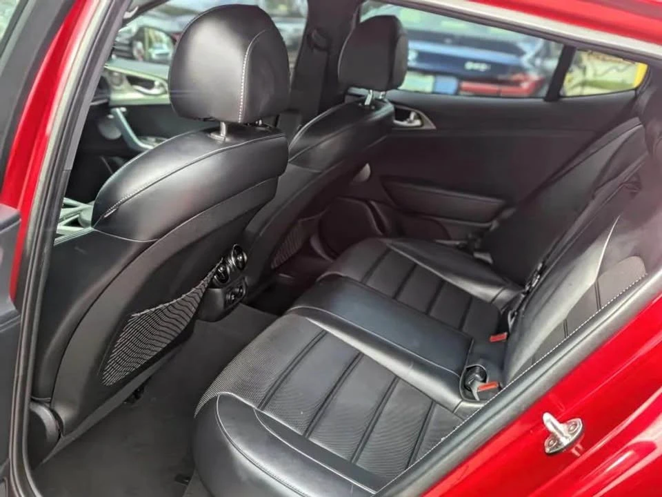 2018 Kia Stinger GT - Image 8 of 16