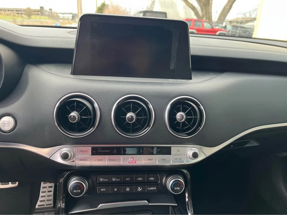 2018 Kia Stinger GT - Image 15 of 20